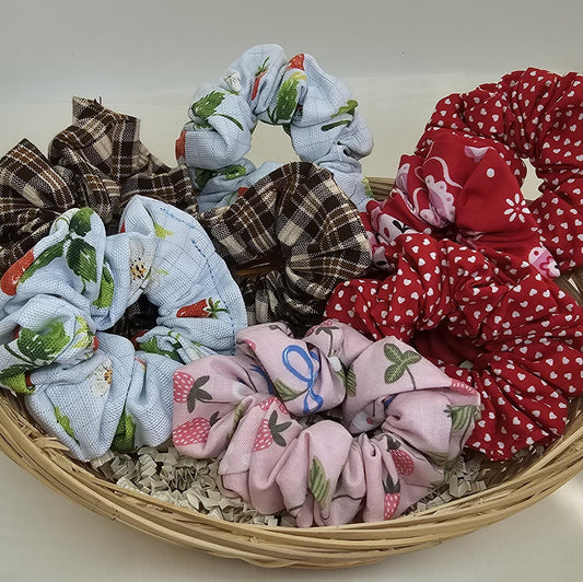 Scrunchie by Olivia